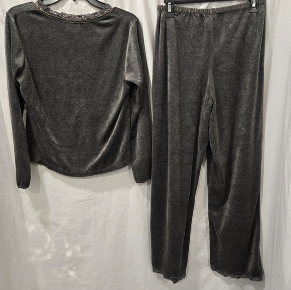 Liz Claiborne - Gray Top & Pant Set - (S/S) - Picture 2 of 6